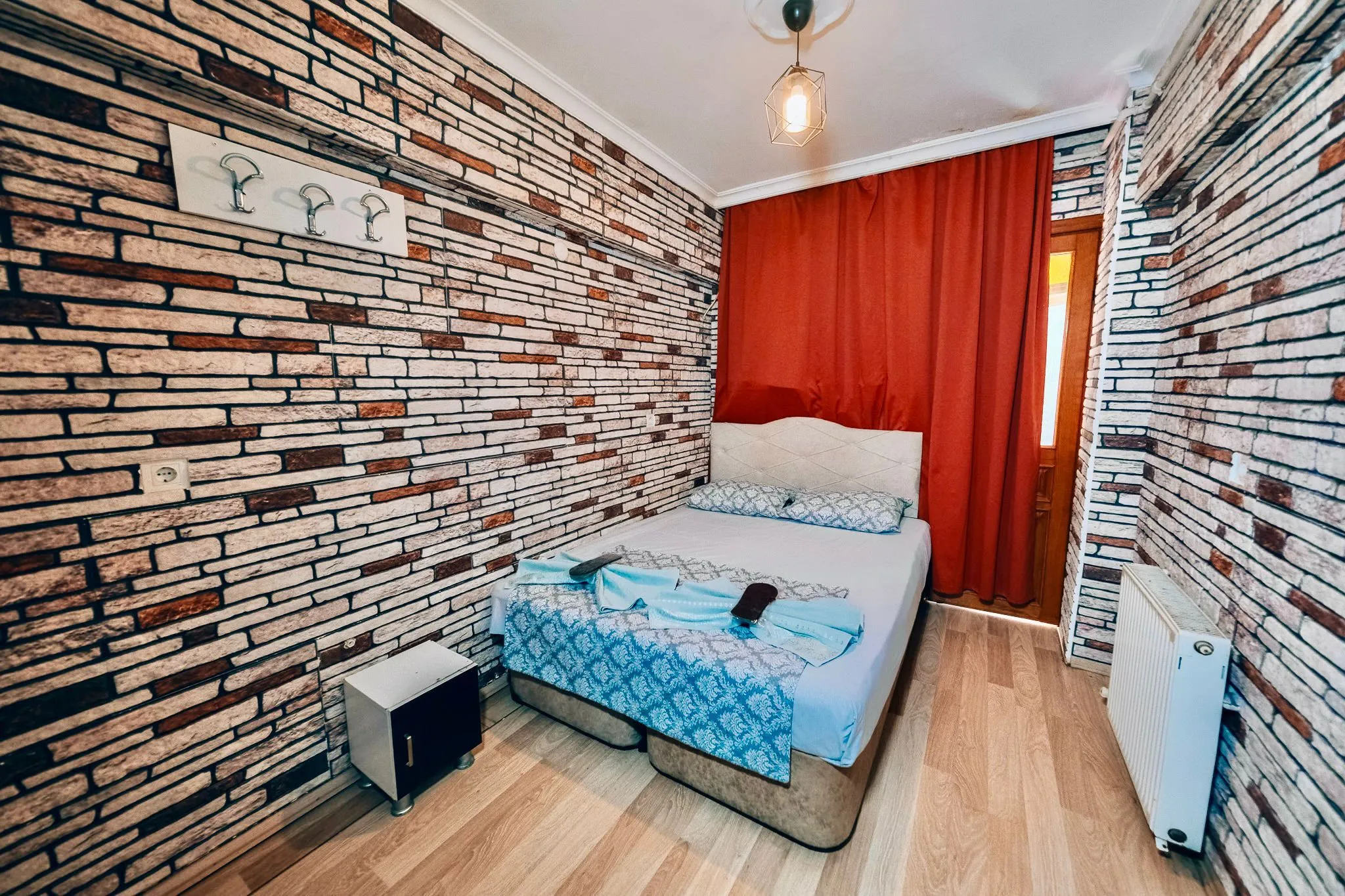1+1 Executive Suite